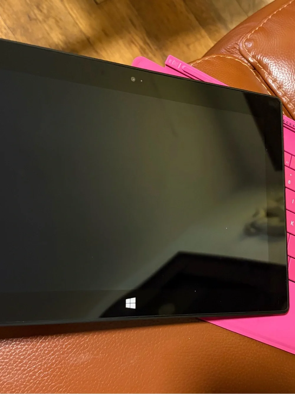 Microsoft Surface RT Tablet with Detachable Keyboard